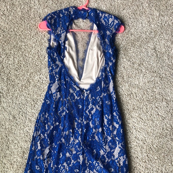 Cocktail dress deep v with mesh over open back - Picture 2 of 3